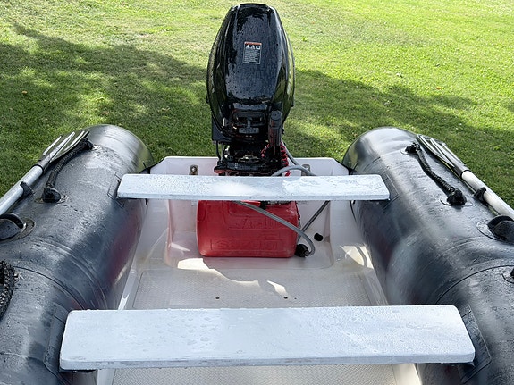 Brig 330 RIB med 9.9hk (18hk) motor + henger 2 of 5