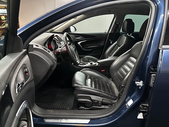 Opel Insignia 21 of 30