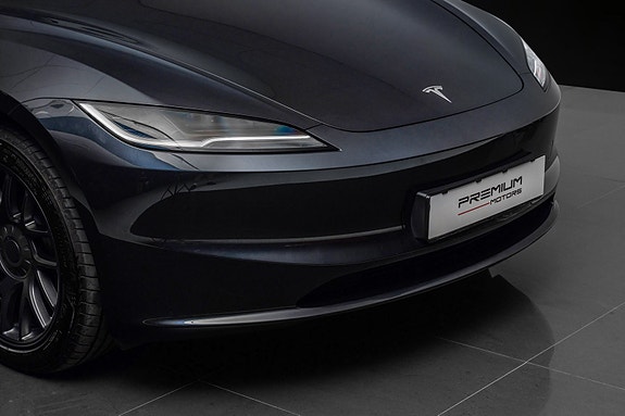 Tesla Model 3 2 of 5