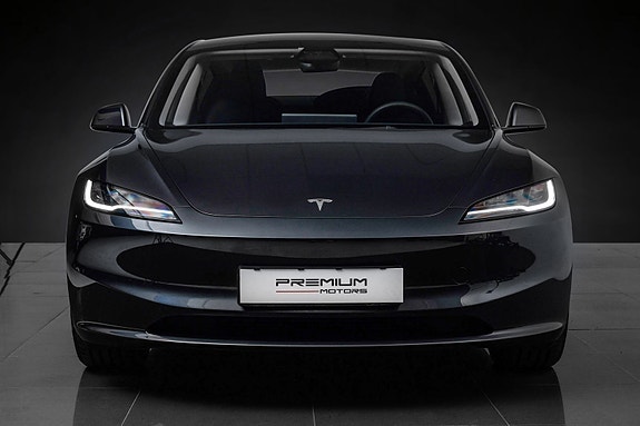 Tesla Model 3 3 of 5