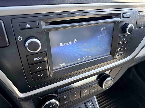 Toyota Auris 25 of 30