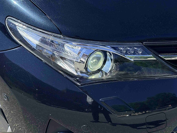 Toyota Auris 6 of 30