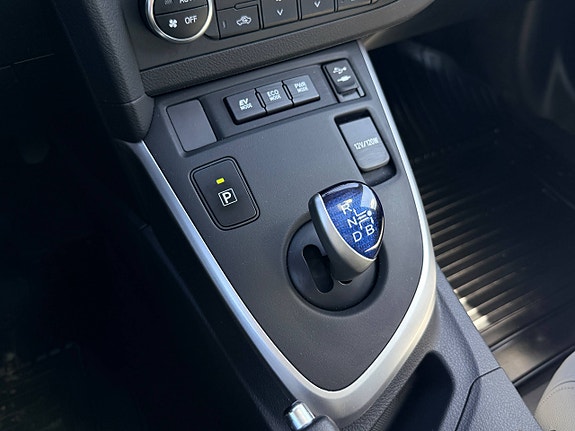 Toyota Auris 28 of 30