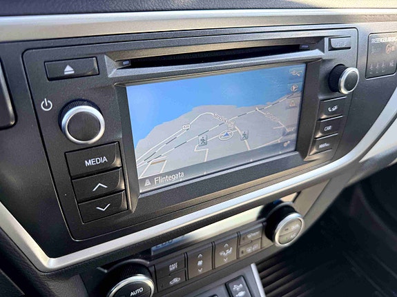 Toyota Auris 22 of 30