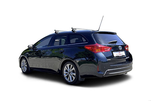 Toyota Auris 3 of 30