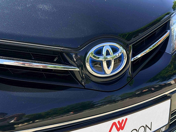 Toyota Auris 7 of 30