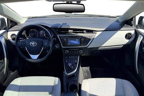 Toyota Auris 19 of 30