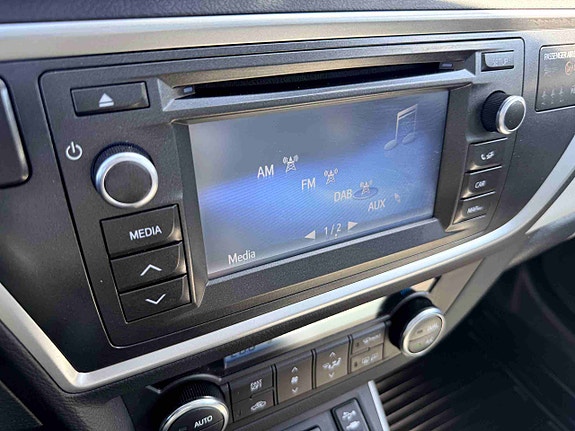 Toyota Auris 26 of 30