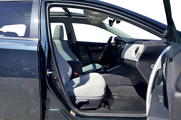 Toyota Auris 16 of 30