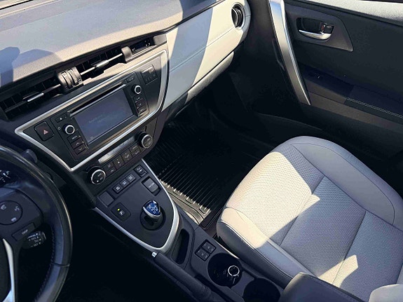 Toyota Auris 21 of 30