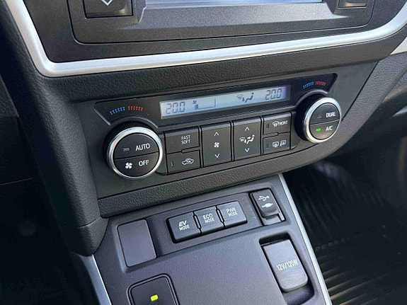 Toyota Auris 27 of 30