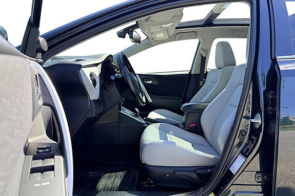 Toyota Auris 15 of 30