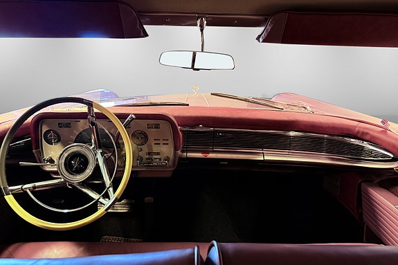 Lincoln Continental 18 of 25