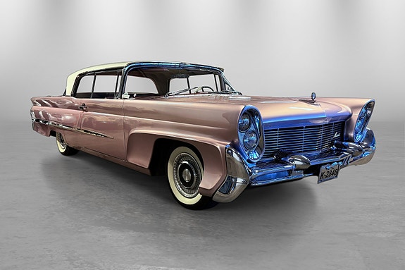 Lincoln Continental 7 of 25