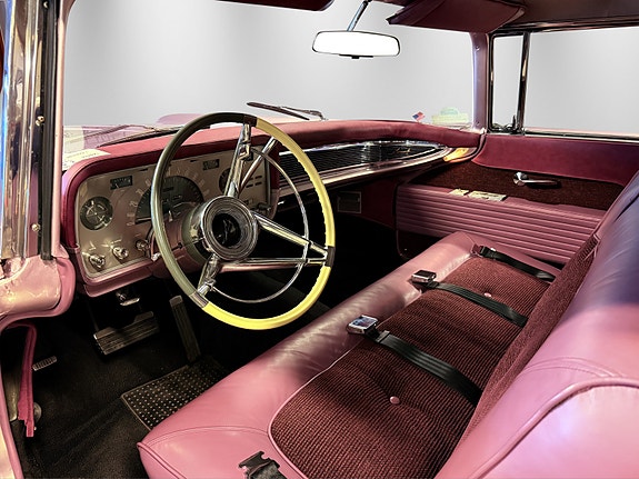 Lincoln Continental 14 of 25