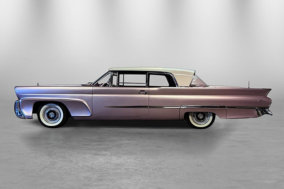 Lincoln Continental 13 of 25