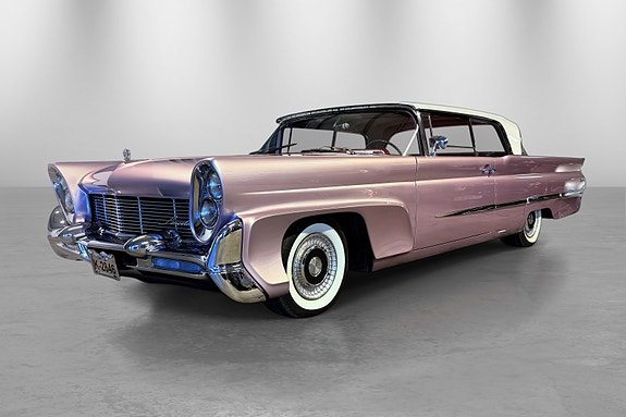 Lincoln Continental 3 of 5
