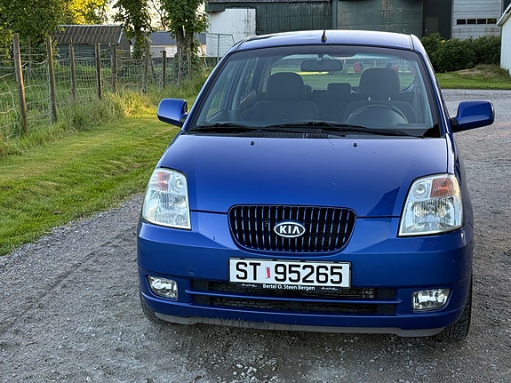 Kia Picanto 2 of 5
