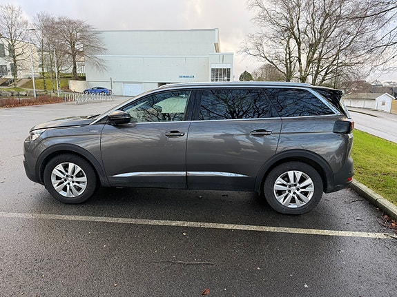 Peugeot 5008 4 of 5