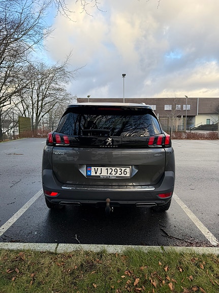 Peugeot 5008 5 of 5
