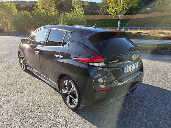Nissan Leaf 5 of 18