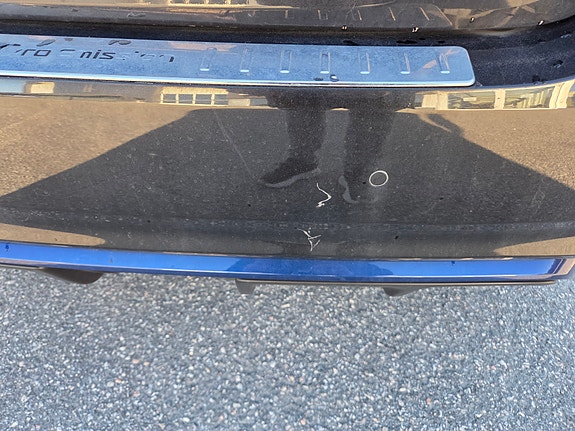 Nissan Leaf 8 of 18