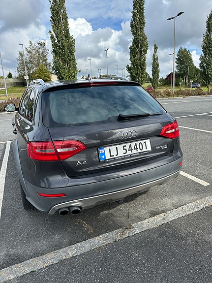 Audi A4 allroad 4 of 5