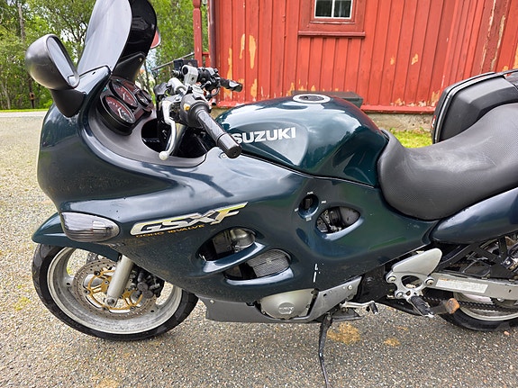Suzuki GSX 750 F 8 of 9