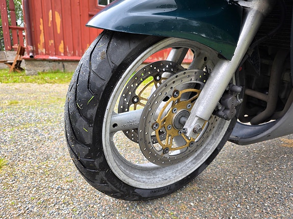 Suzuki GSX 750 F 9 of 9