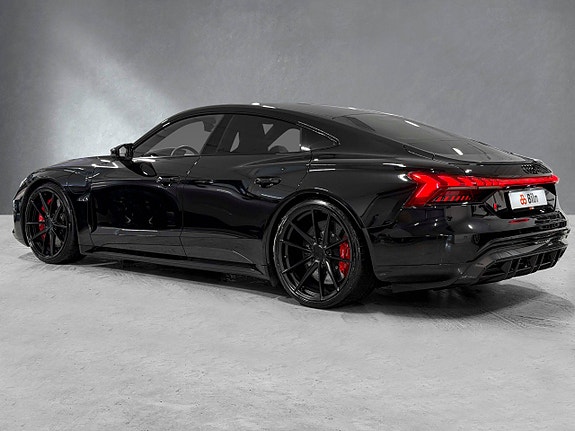 Audi e-tron GT RS 3 of 5