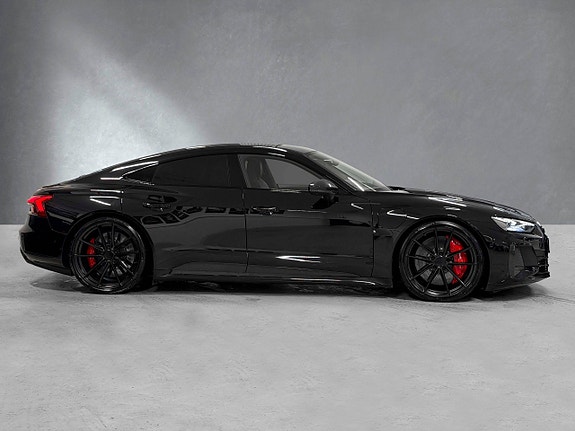 Audi e-tron GT RS 2 of 5