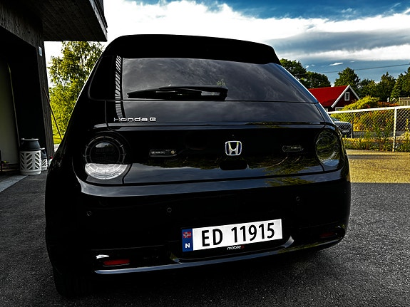 Honda e 3 of 5