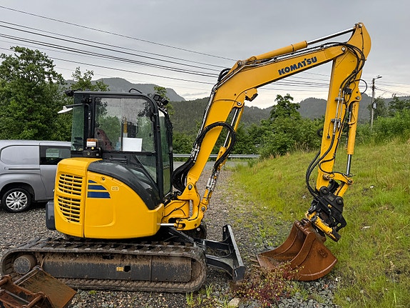 Komatsu PC55MR-3 2 of 5