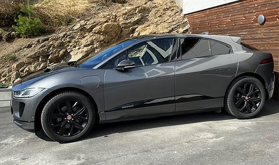 Jaguar I-PACE 4 of 5