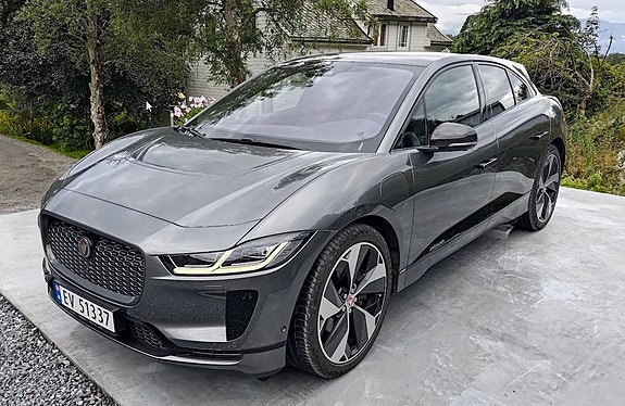 Jaguar I-PACE 2 of 5