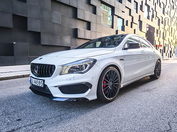 Mercedes-Benz CLA45 5 of 5