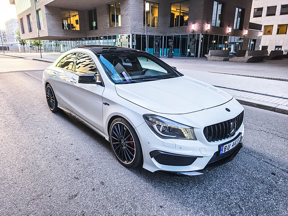 Mercedes-Benz CLA45 2 of 5