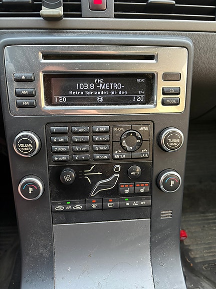 Volvo V70 24 of 30