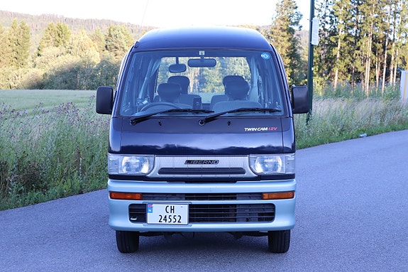 Daihatsu Andre 3 of 5