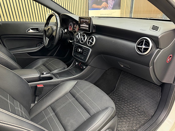 Mercedes-Benz A180 24 of 30