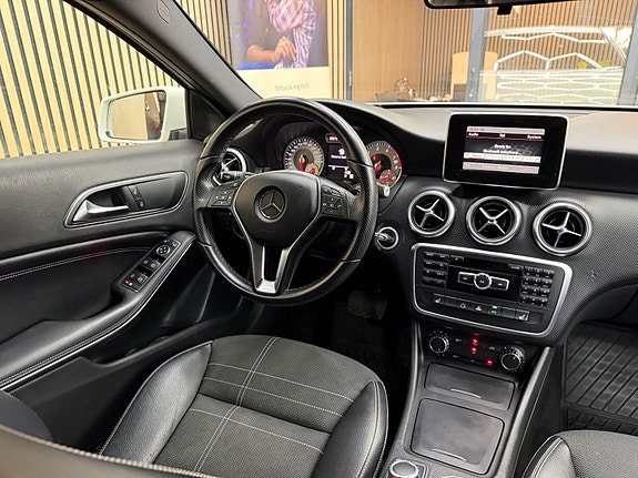Mercedes-Benz A180 28 of 30