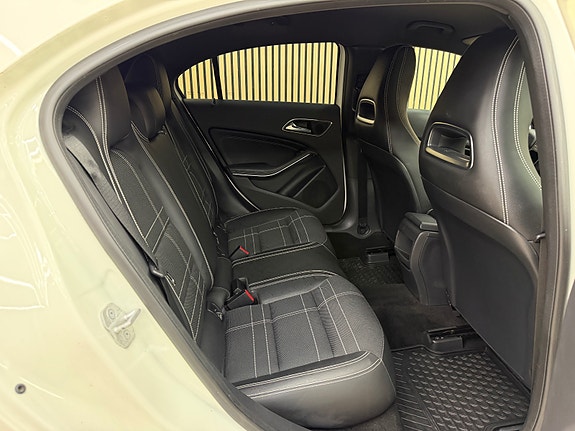Mercedes-Benz A180 25 of 30