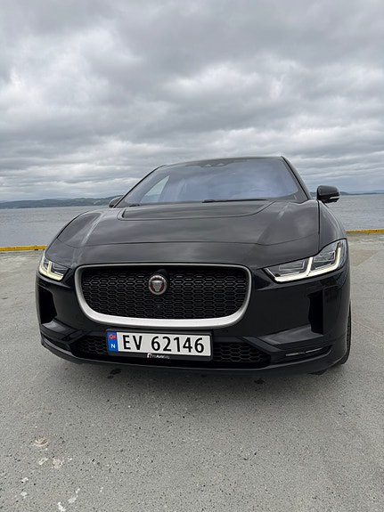 Jaguar I-PACE 3 of 5