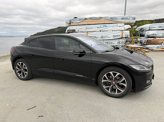 Jaguar I-PACE 4 of 5