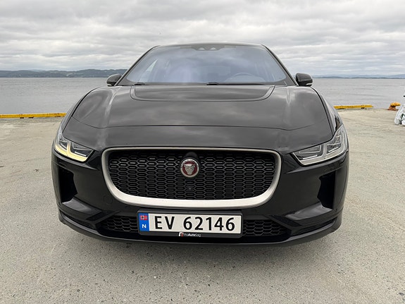 Jaguar I-PACE 2 of 5