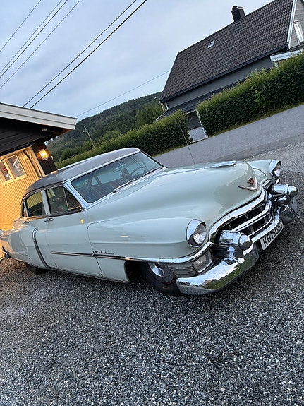 Cadillac 62 Series 2 of 5