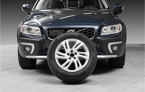 Volvo XC70 14 of 16