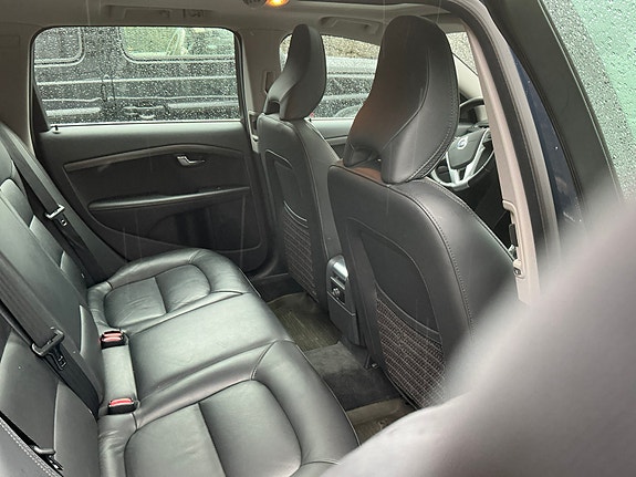 Volvo XC70 5 of 16