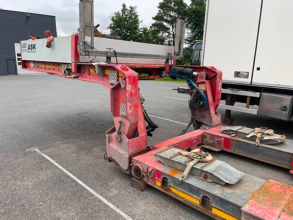 Faymonville BRØNNTRAILER med 17,2 meter i beddingen 3 of 5