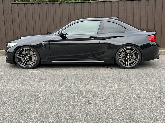 BMW M2 10 of 23